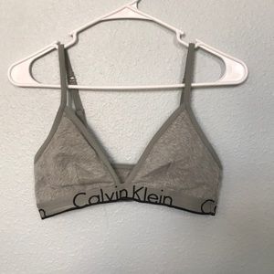 Sports bra/ bralette